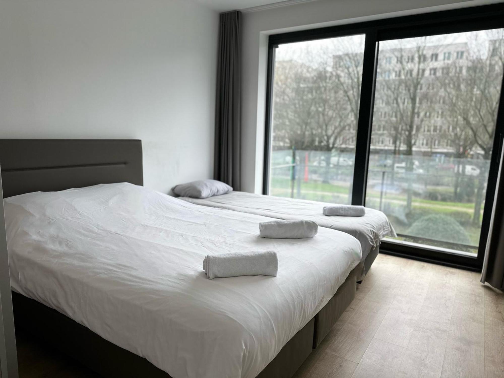 Furnished 2 Bedroom In Center Căn hộ *
