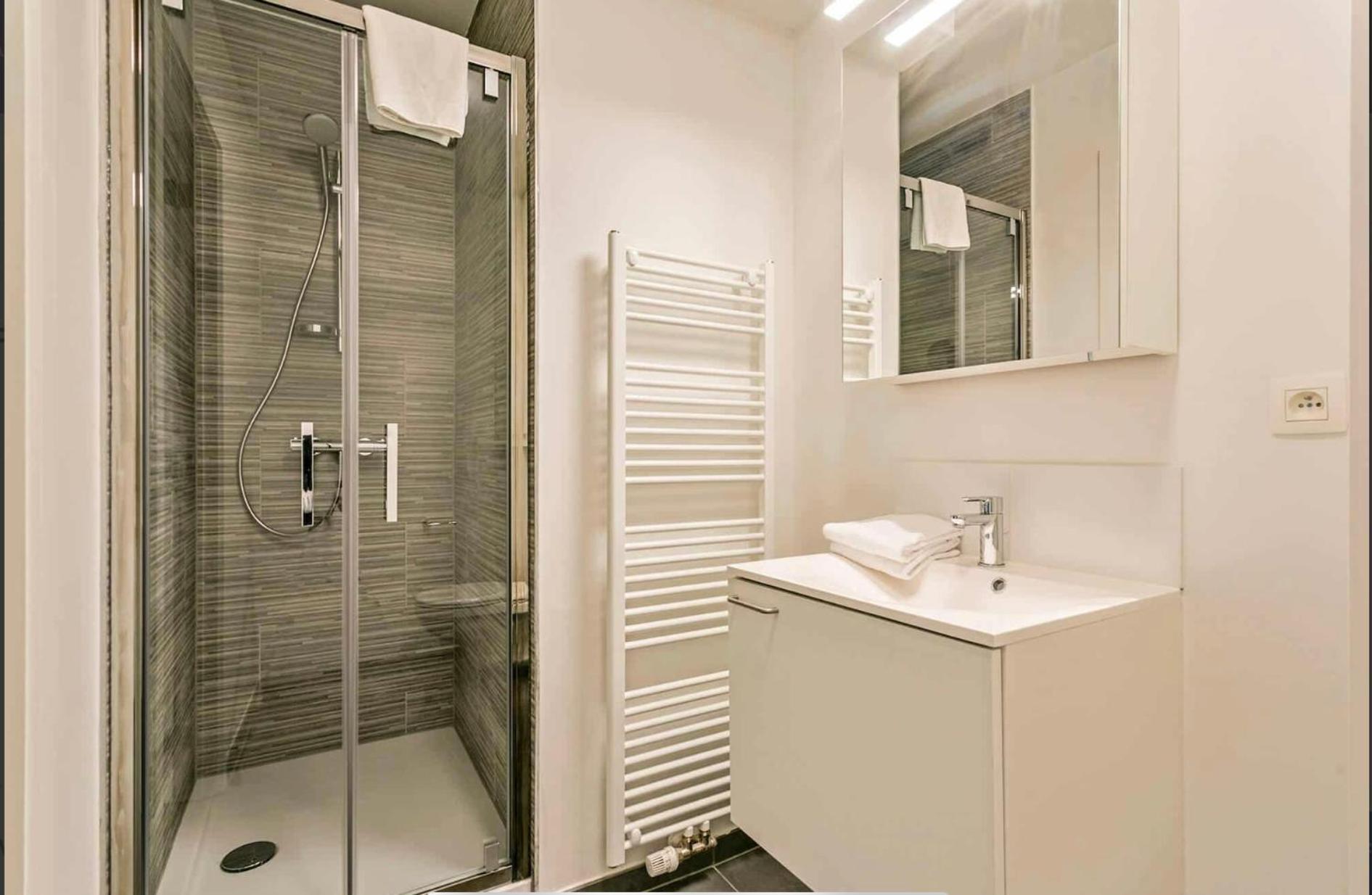 Furnished 2 Bedroom In Center Brussels