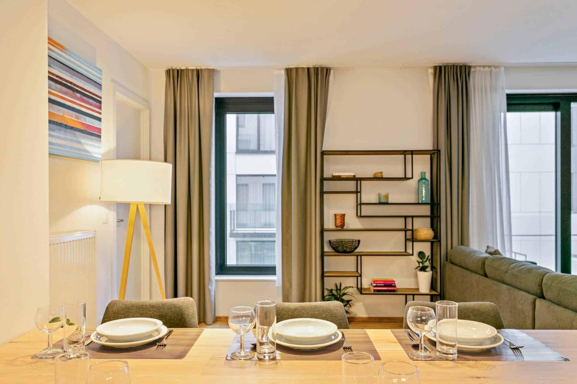 Furnished 2 Bedroom In Center *