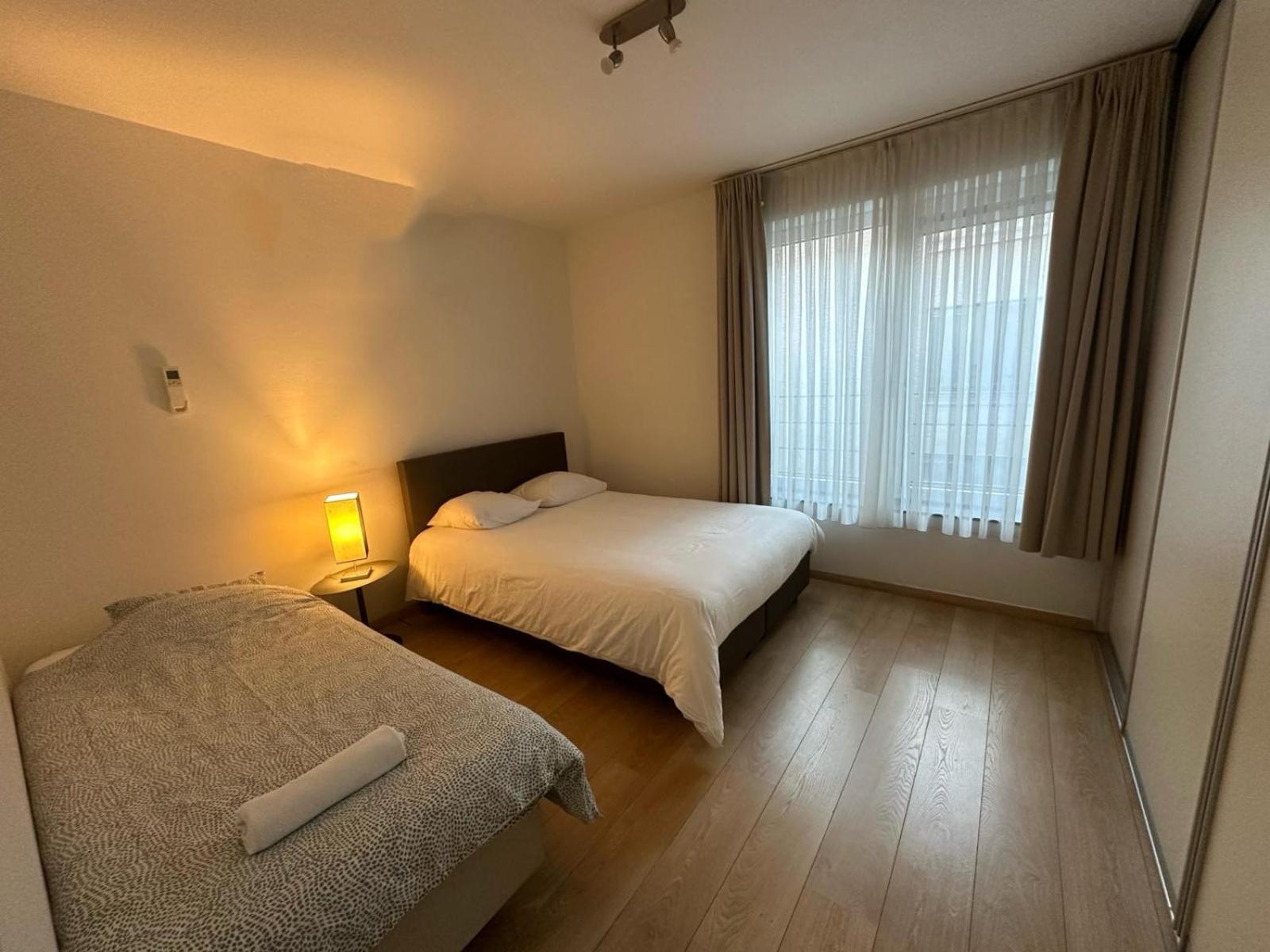 Căn hộ Furnished 2 Bedroom In Center